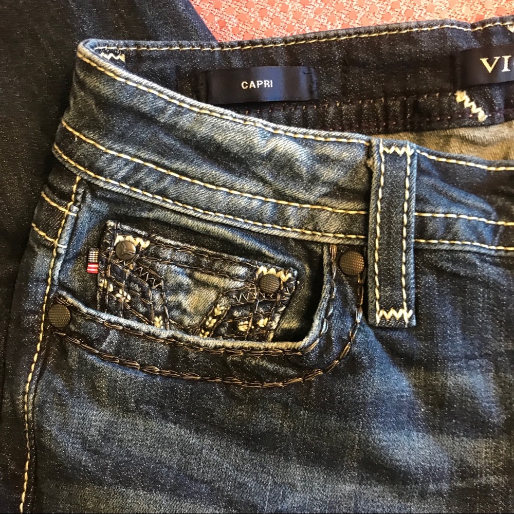 SOLD Vigoss Blue Jean Capri Shorts Embellished - Picture 11 of 12